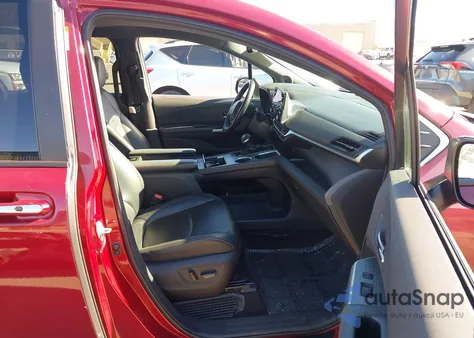 2022 Toyota Sienna Xse z USA, uszkodzony, nr VIN 5TDDRKEC6NS077062